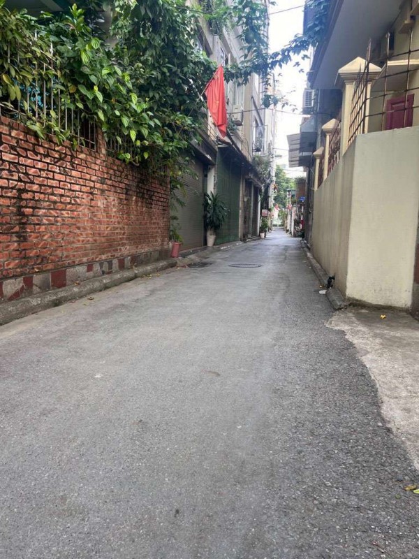 Bán nhà C4 ở Việt Hưng Long Biên cách 1 nhà ra mặt đường oto tránh diện tích 35m, 4 tỷ 9