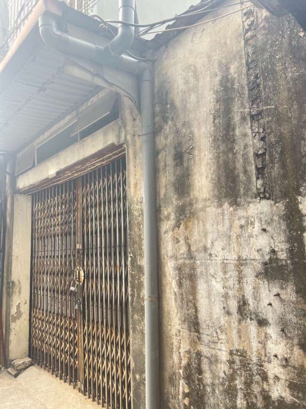 Bán nhà C4 ở Việt Hưng Long Biên cách 1 nhà ra mặt đường oto tránh diện tích 35m, 4 tỷ 9