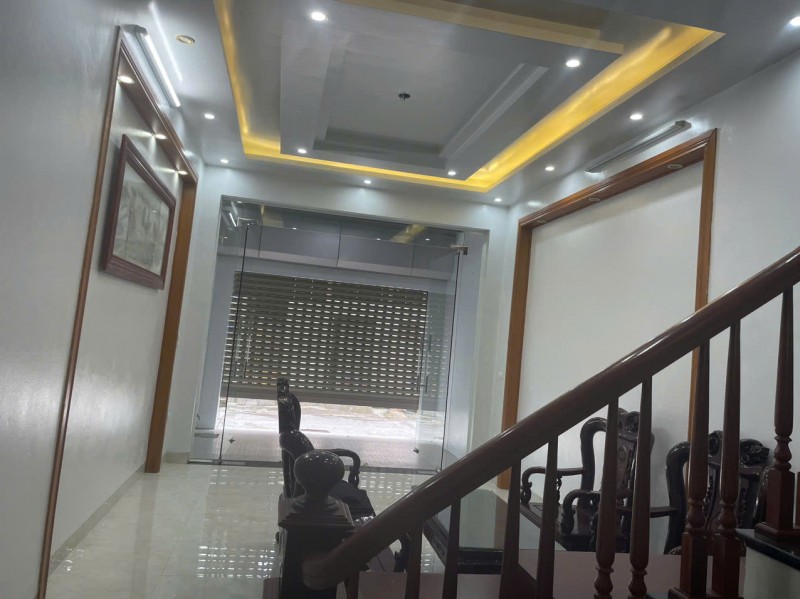 Bán nhà 3 tầng đầu đường Trường Chinh TP Hải Dương, ô tô vào nhà, giá chỉ 4.6 tỷ