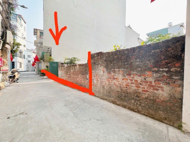VỊ TRÍ KIM CƯƠNG - MẶT NGÕ Ô TÔ TRÁNH - GẦN HỒ - SÁT VINHOMES & VIỆT HƯNG - CHỈ BÁN ĐẤT TẶNG NHÀ