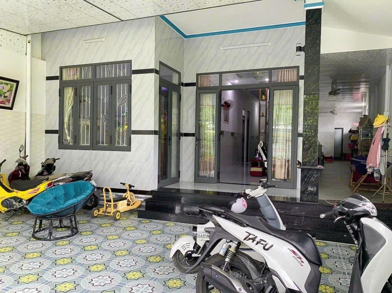 NHÀ ĐẸP – GIÁ TỐT - CẦN BÁN GẤP CĂN NHÀ MẶT TIỀN TẠI  Xã Diên Điền, Diên Khánh, Khánh Hòa