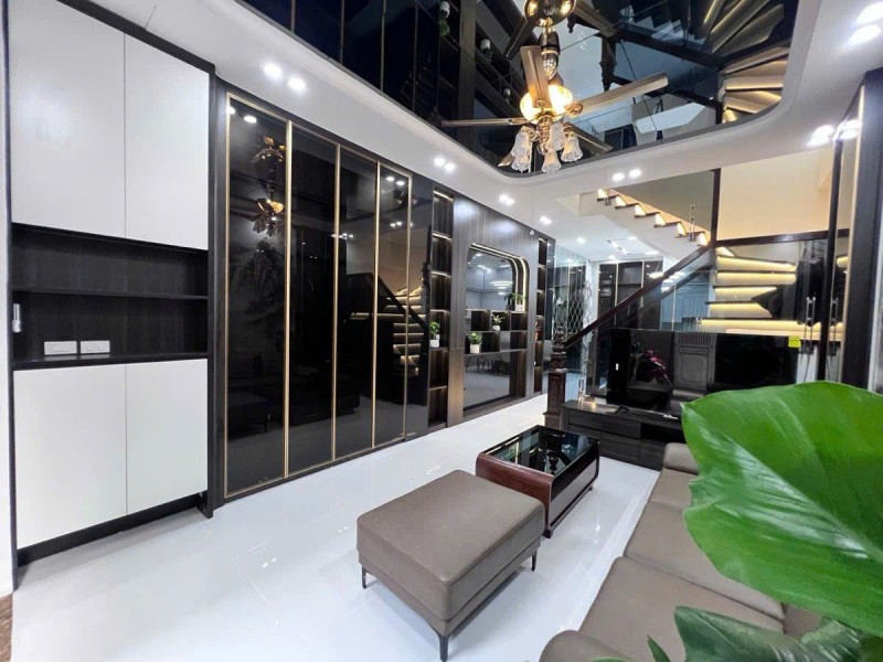 Vip Khương Đình 2 thoáng , ngõ thông, ô tô vào tận nhà,62m giá 17 tỷ