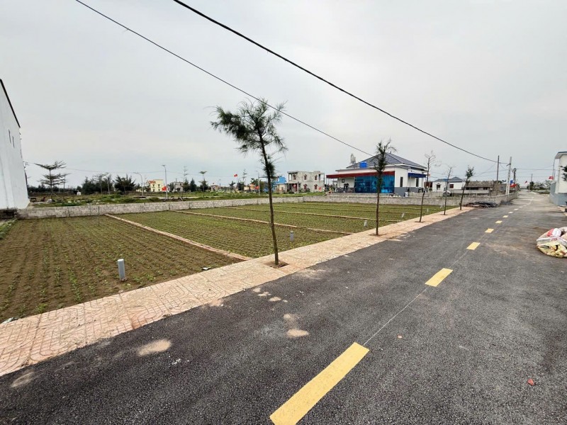 Bán gấp lô đất 83 m2 lấy tiền xây nhà