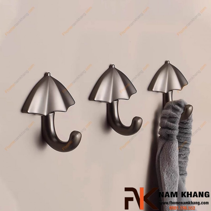 Mừng sinh nhật với ưu đãi 20% móc treo cao cấp