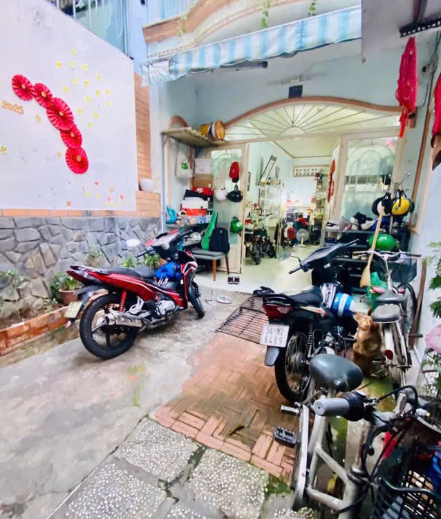 SỞ HỮU NHÀ ĐẸP - ĐẦU TƯ SINH LỜI - Vị Trí Tại : Xóm Chiếu - Phường 16 - Quận 4 - Thành Phố Hồ Chí