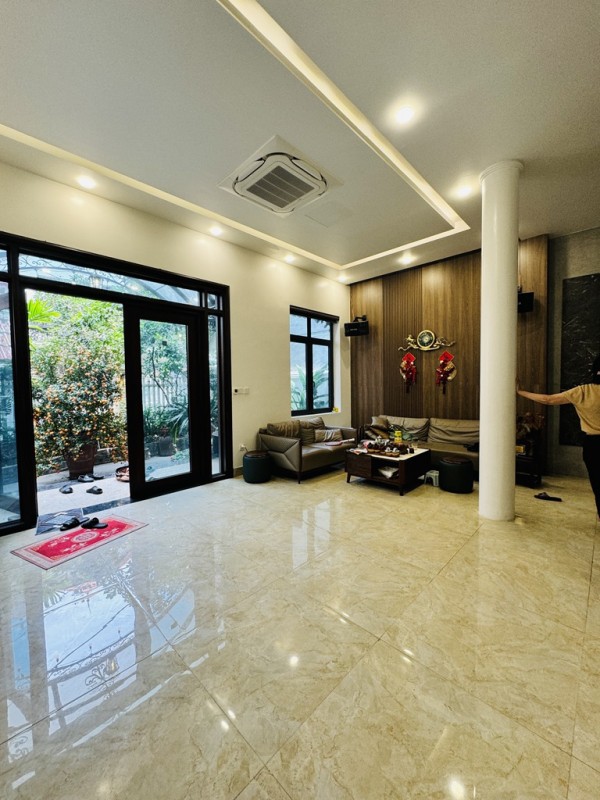 BÁN NHÀ NGỌC THỤY 25 tỷ 200m MẶT TIỀN 12m NGÕ THÔNG,LONG BIÊN
