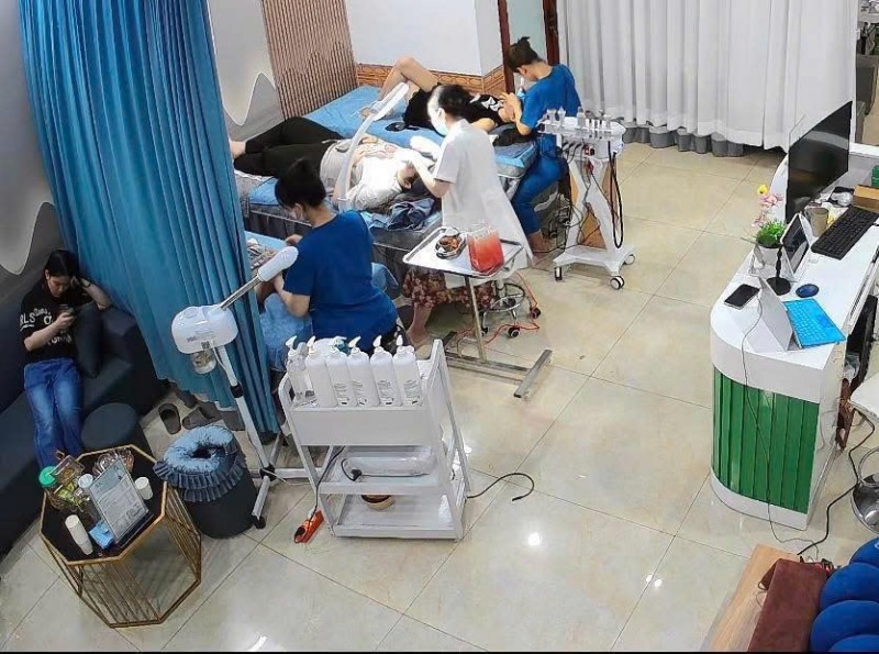 Sang spa tại LK Lacasta ngay chân 10 toà chung cư, nhà 2 mặt tiền 2 đường lớn người qua lại rất sầm