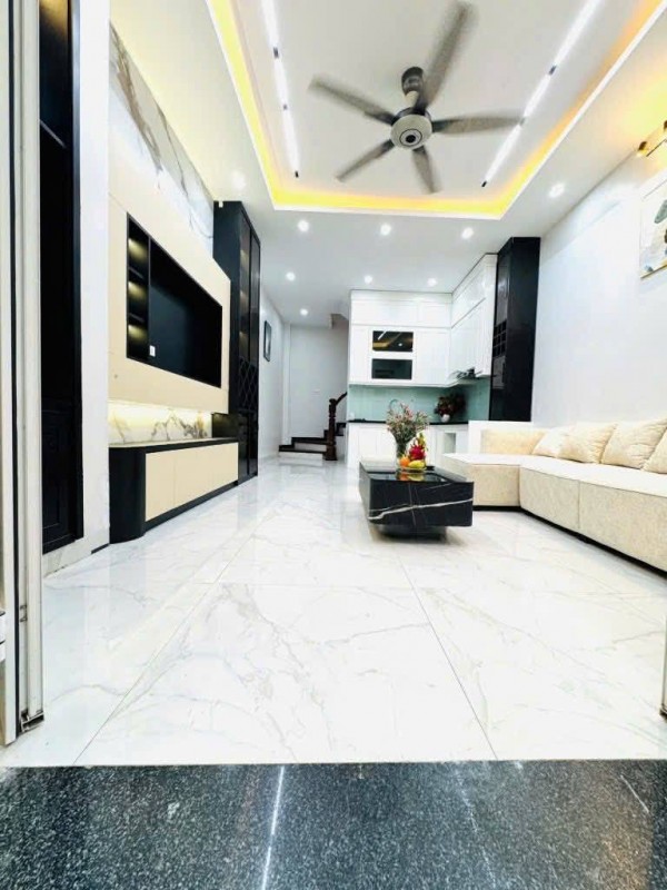 CHO THUÊ NHÀ NGÕ PHỐ NGUYỄN ĐÌNH HOÀN, CẦU GIẤY