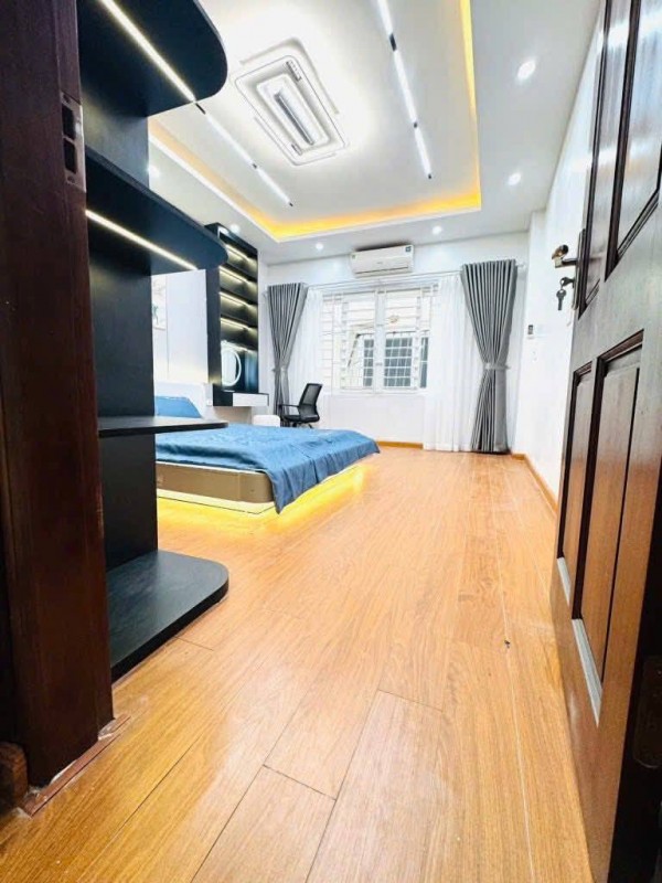 CHO THUÊ NHÀ NGÕ PHỐ NGUYỄN ĐÌNH HOÀN, CẦU GIẤY