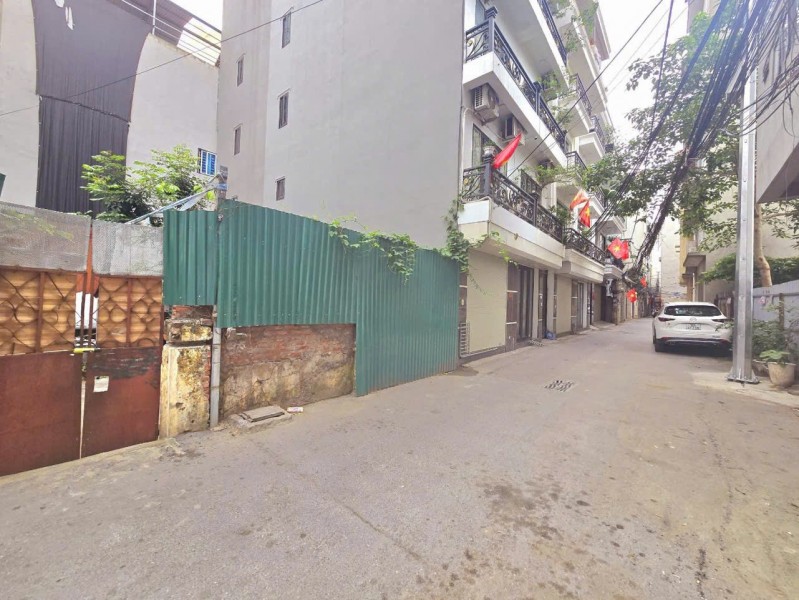 PHÂN LÔ Ô TÔ TRÁNH PHỐ NGUYỄN NGỌC NẠI, NGÕ THÔNG KINH DOANH, 42M, 12.8 TỶ.