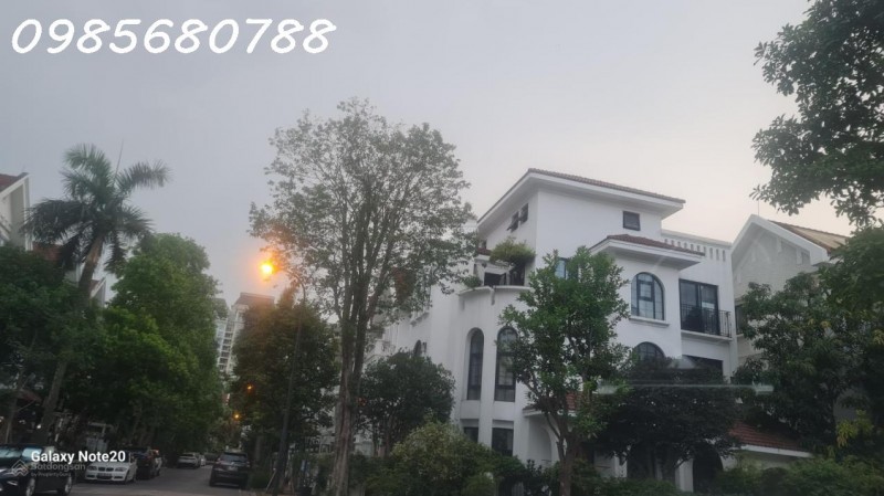BÁN BIỆT THỰ CIPUTRA 230M2 ĐƯỜNG 30M VỈA HÈ ĐÁ BÓNG GIÁ 62 TỶ