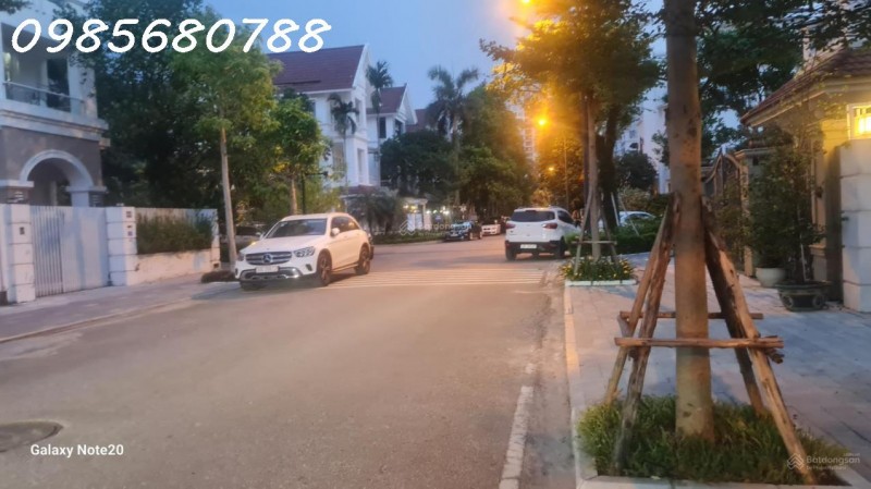 BÁN BIỆT THỰ CIPUTRA 230M2 ĐƯỜNG 30M VỈA HÈ ĐÁ BÓNG GIÁ 62 TỶ