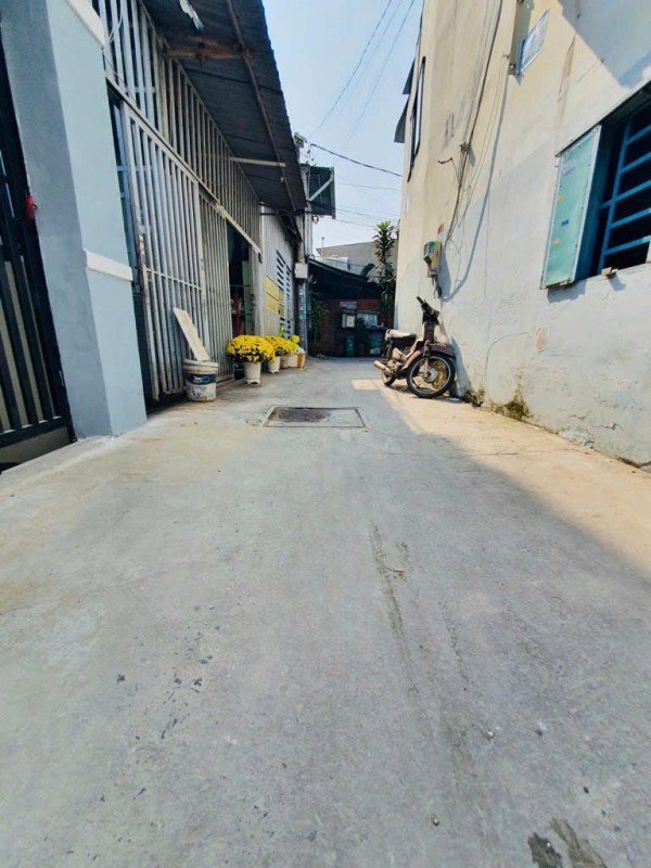 Chủ cần bán nhanh nhà đẹp, giá 3,69 tỷ,  đường TA11.p.Thới An Quận 12.