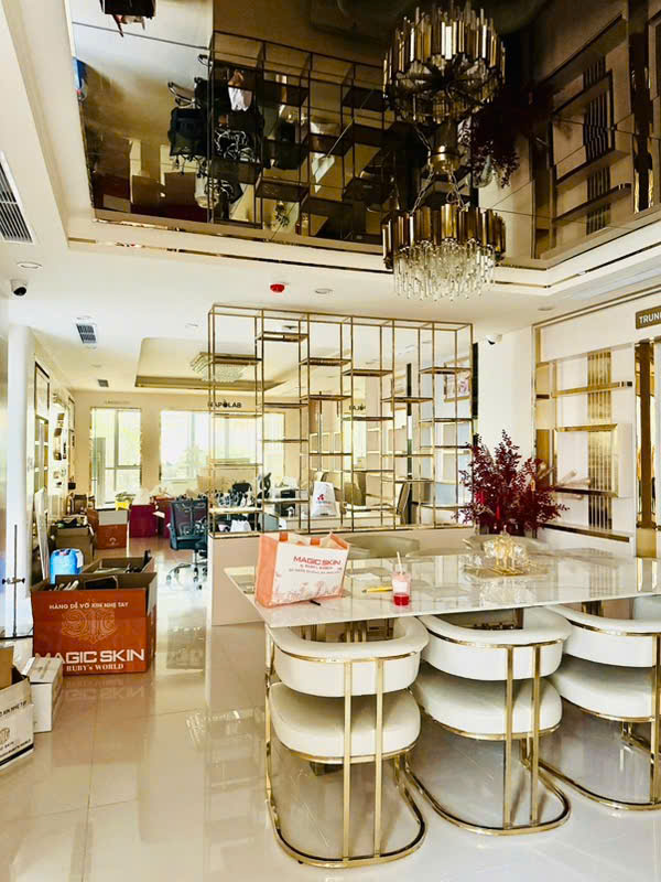 BÁN NHÀ MẶT PHỐ CẦU GIẤY, VỈA HÈ RỘNG, KINH DOANH ĐẮC ĐỊA, DT 55M2 x5T GIÁ 21 TỶ