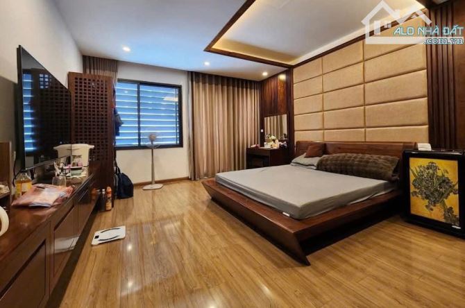 BÁN NHÀ LẠC LONG QUÂN, PHÂN LÔ, ÔTÔ TRÁNH, KINH DOANH, 2 THOÁNG, 70M2 GIÁ 23 TỶ 950