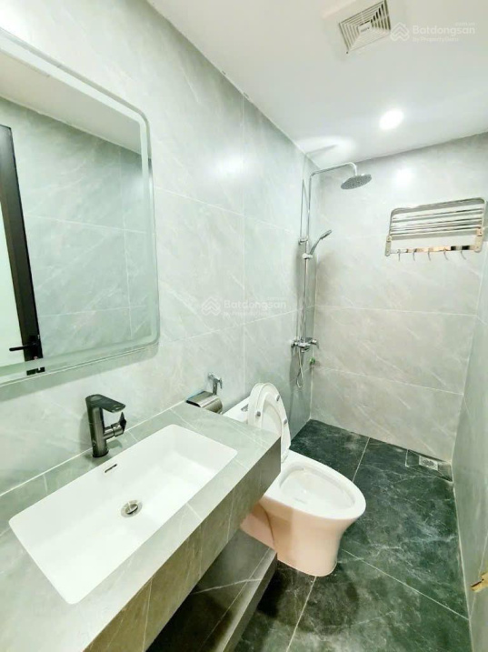 Bán nhà Đại Từ - DT 55m2 x 5 tầng, nhà đẹp, ở luôn, ngõ ôto, gần đường chính, giá 7.9 tỷ, SĐCC