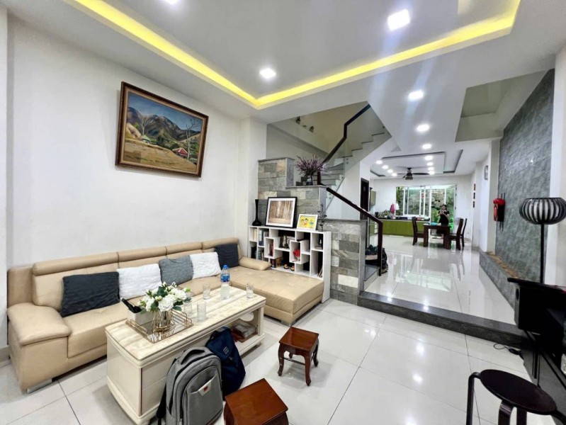 NHÀ 3 TẤM - XE HƠI TRÁNH NHAU - HÒA BÌNH - TÂN PHÚ - 95M2 - NGANG 4.5 X 21 - CHỈ 11.9 TỈ