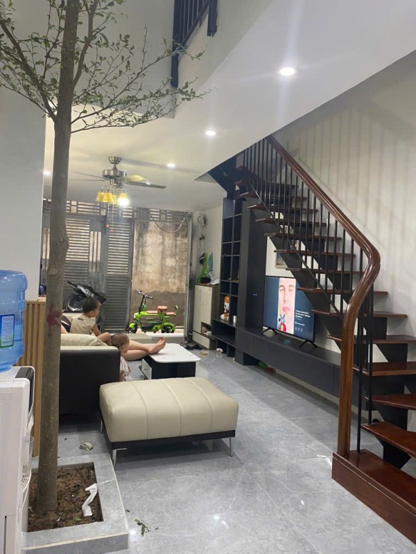 NHÀ ĐẸP NGÕ 95 CHÙA BỘC KHU PHÂN LÔ CÁN BỘ ĐH THỦY LỢI, NHÀ MỚI, Ở NGAY, GIÁ 8.5 TỶ.