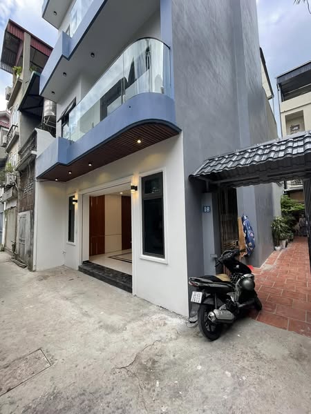Bán Nhà Gia Quất Thượng Thanh 50m2 5T, Ô Tô Đỗ Cạnh Nhà, Xây Độc Lập, Giá Đầu Tư 8.9 Tỷ