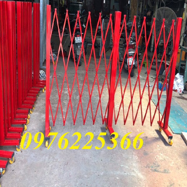 Hàng rào xếp sắt kéo tay | hàng rào xếp di động 