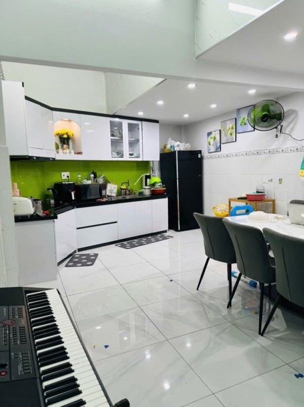Bán nhà 92m² 2 tầng, 5PN, 3WC, Q.9, 7.15  tỷ, sổ hồng