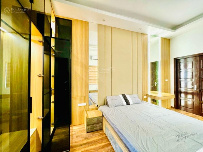 Nhà Kim Giang, DT 46m2 x 5T, giá 7.85 tỷ, ở luôn, ngõ to, nhà đẹp, SĐCC
