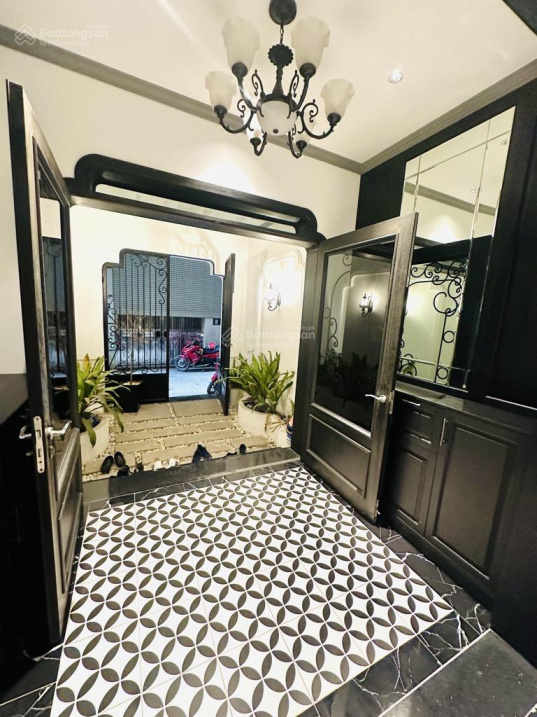 Bán nhà Kim Giang, DT 50m2x5T, giá 7.88 tỷ,nhà mới, full đồ,ở luôn, ngõ to,gần đường lớn