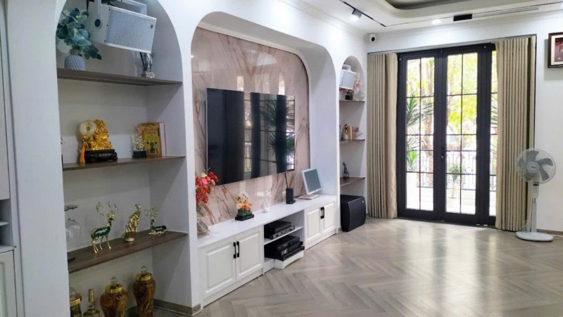 BÁN NHÀ NGUYỄN VĂN HUYÊN, PHÂN LÔ, ÔTÔ TRÁNH, KINH DOANH, 48M2 MT RỘNG GIÁ CHỈ 16 TỶ