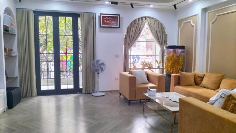 BÁN NHÀ NGUYỄN VĂN HUYÊN, PHÂN LÔ, ÔTÔ TRÁNH, KINH DOANH, 48M2 MT RỘNG GIÁ CHỈ 16 TỶ