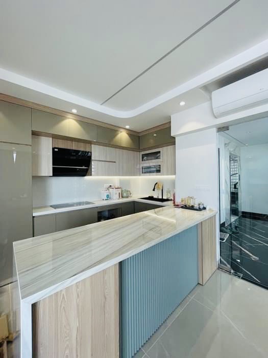 BÁN GẤP NHÀ ĐẸP - LÔ GÓC HOÀNG QUỐC VIỆT  40M X 5T Ô TÔ-  KD- 9.8 TỶ