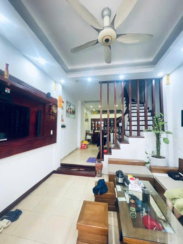 Bán Gấp Nhà Thụy Khuê Tây Hồ - Ô Tô Đỗ Cửa, Thiết Kế Hiện Đại, 40m2 Giá Chỉ Hơn 9 Tỷ!