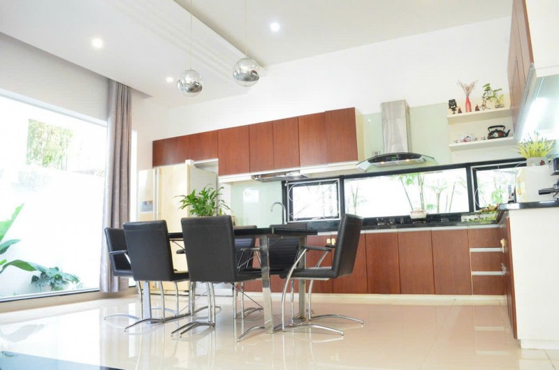 Bán biệt thự biển an viên 
Diện tích: 180 m² Pháp lý : Sổ Hồng hoàn công 
 Giá bán :22tỷ 500