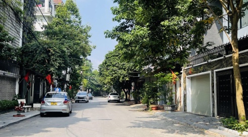 Siêu phẩm LÂM HẠ- LONG BIÊN , nhà mới 46m2, , 7 tầng , thang  máy, ngõ to  như phố ,ô tô tránh