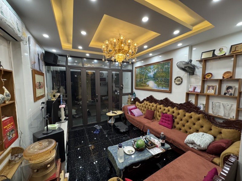 Bán nhà 4 tầng phố Bạch Mai cách mặt phố chỉ 50m chủ ở có lộc cần bán gấp 36m2 giá 7.6 tỷ