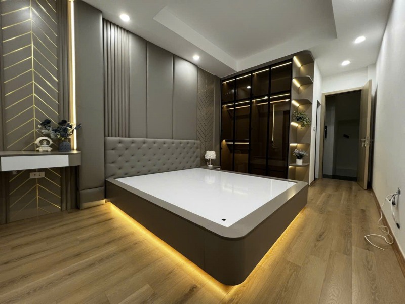 BÁN NHÀ THANG MÁY 6 tầng 32m cực đẹp Kim Ngưu, HBT