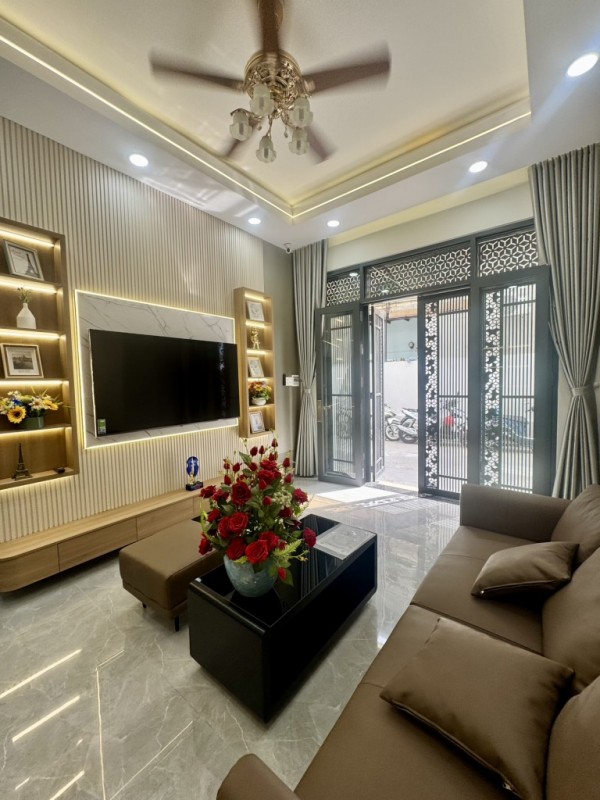 SIÊU PHẨM 3 TẦNG-4PN-HẼM TRƯỚC NHÀ 4M5-NHÀ FULL NỘI THẤT VÀO Ở NGAY-KHU ĐỒNG BỘ DÂN TRÍ CAO