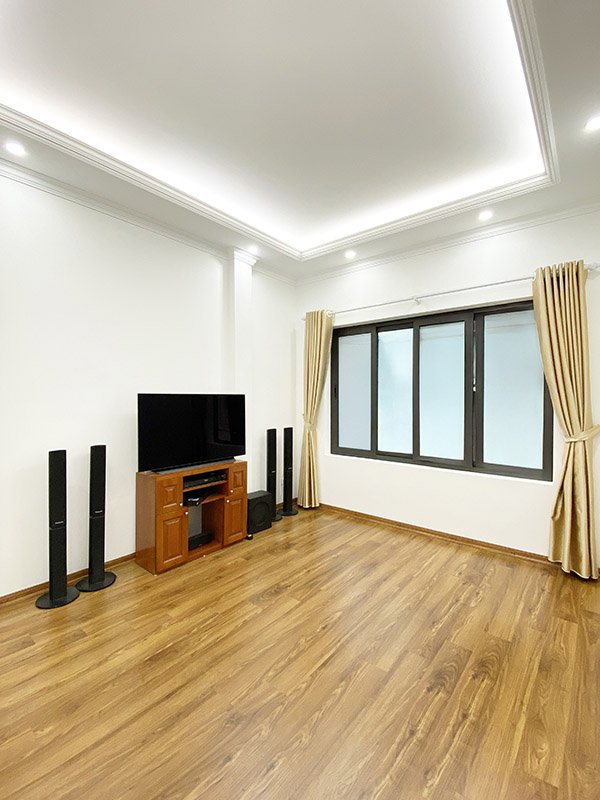 Nhà 6 tầng Phan Văn Trường, Cầu Giấy, Hà Nội cần bán ngay