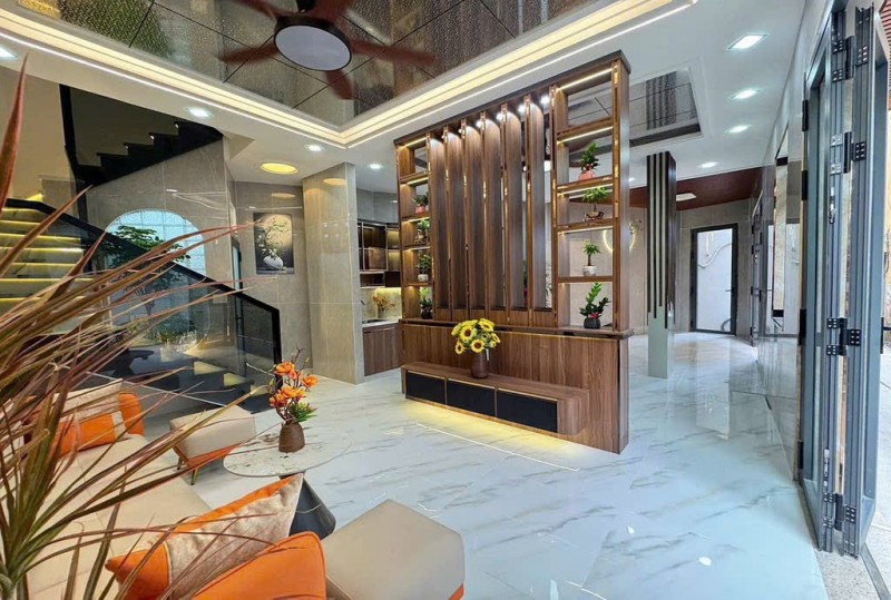 CHUYỂN NHƯỢNG NHÀ 4PN – 4 TẦNG MỚI XÂY – NỘI THẤT CAO CẤP – HẺM ÔTÔ