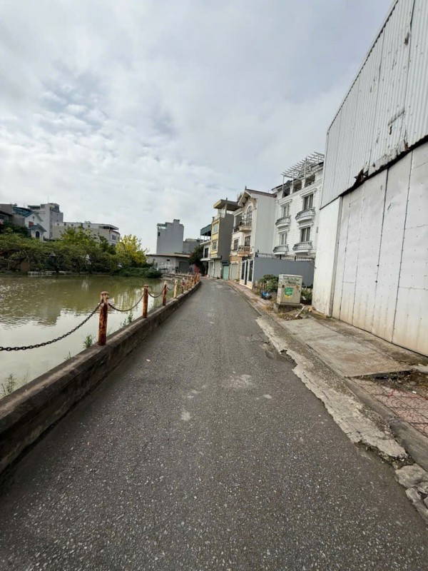 BÁN NHÀ BÁT KHỐI 16 tỷ 100m VIEW HỒ ĐIỀU HÒA, LONG BIÊN
