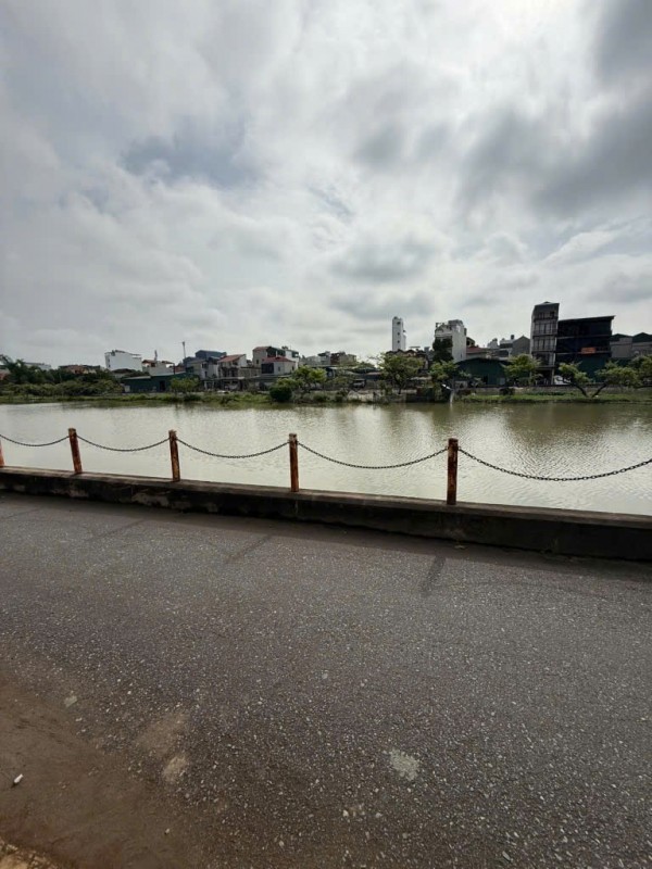 BÁN NHÀ BÁT KHỐI 16 tỷ 100m VIEW HỒ ĐIỀU HÒA, LONG BIÊN