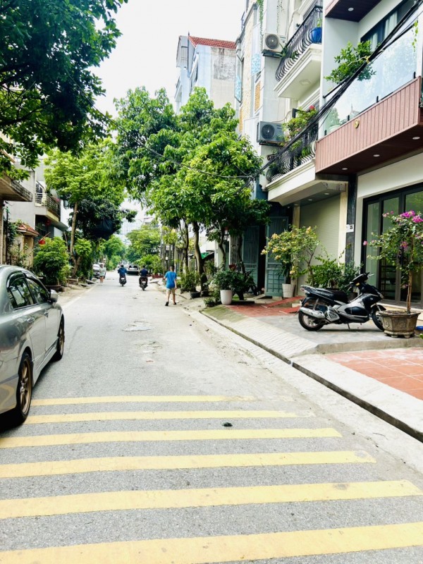 Bán nhà khu phân lô Đền Lừ ô tô tránh view vườn hoa thoáng mát dưỡng sinh 70m2 giá 24 tỷ
