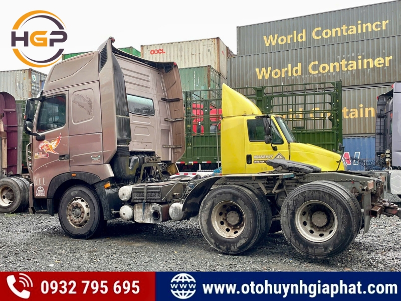 Bán chiếc xe đầu kéo Howo A7 máy 375hp 2015 cũ