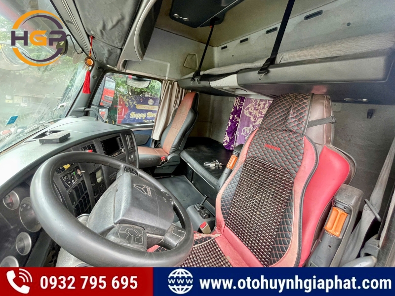 Bán chiếc xe đầu kéo Howo A7 máy 375hp 2015 cũ