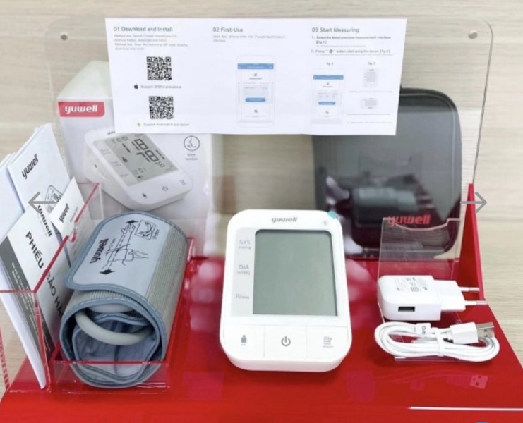 Thiết bị y tế 4H. Máy đo huyết áp có giọng nói tiếng việt YUWELL YE670CR