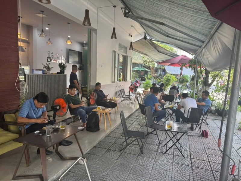 Vì bận nên mình cần sang lại quán đang hoạt động bình thường và có khách ổn định sẵn