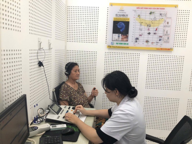 Dấu hiệu nhận biết thính giác già trước tuổi