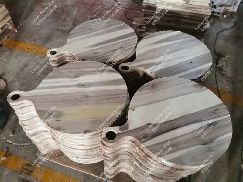 Gia công cắt CNC thớt gỗ theo yêu cầu – Nhận làm sỉ & lẻ
