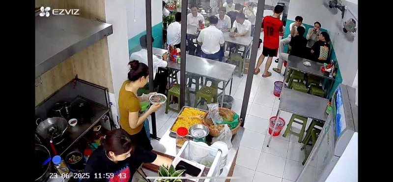 SANG NHƯỢNG CỬA HÀNG PHỞ – CƠM RANG ĐÔNG KHÁCH – MAI HẮC ĐẾ , PHƯỜNG LÊ ĐẠI HÀNH, HAI BÀ TRƯNG, HÀ