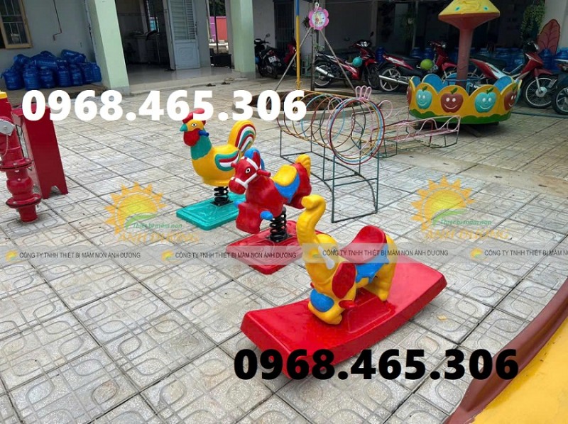 Bập bênh trẻ em hình con voi, con ngựa bằng nhựa
