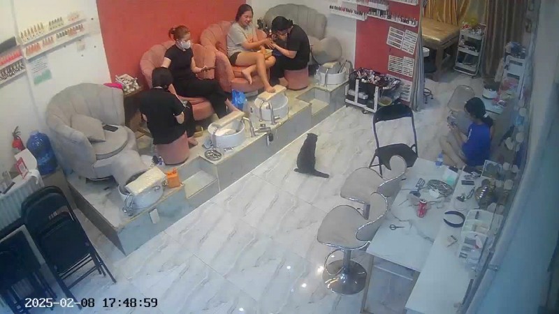 SANG TIỆM NAIL ở Hóc Môn đang hoạt động tốt , mở dc 3 năm